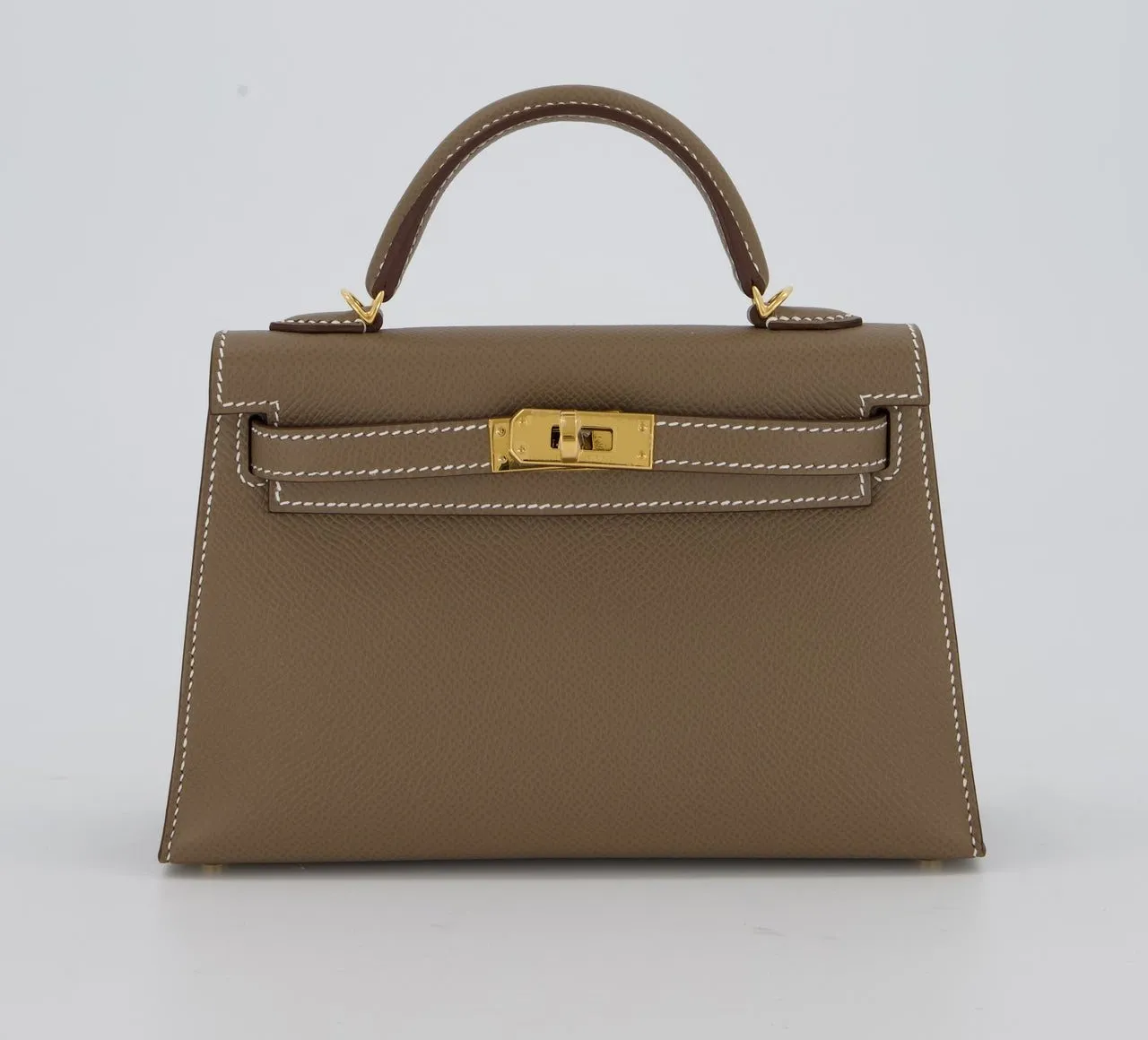 A Hermes Mini Kelly II 20 in Etoupe Epsom leather with gold hardware